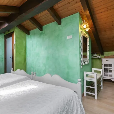 アパート La Tenada